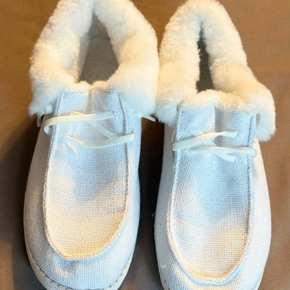 Women's White Canvas Faux Fur Lined Slip-On Casual Shoes with Star Print Heel